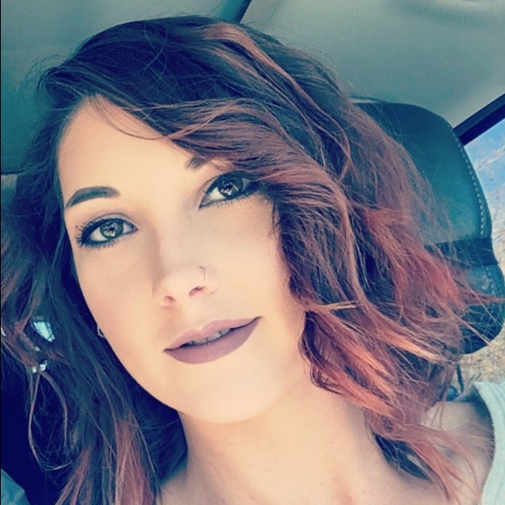 Meet your Posher, Kayla