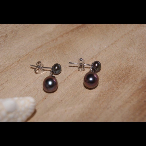Exquisite deep purple pearl & bread pearl earring