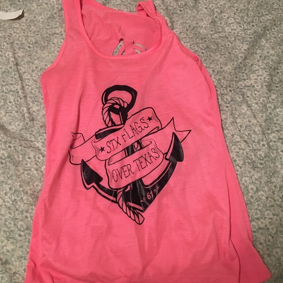 Six flags anchor tank