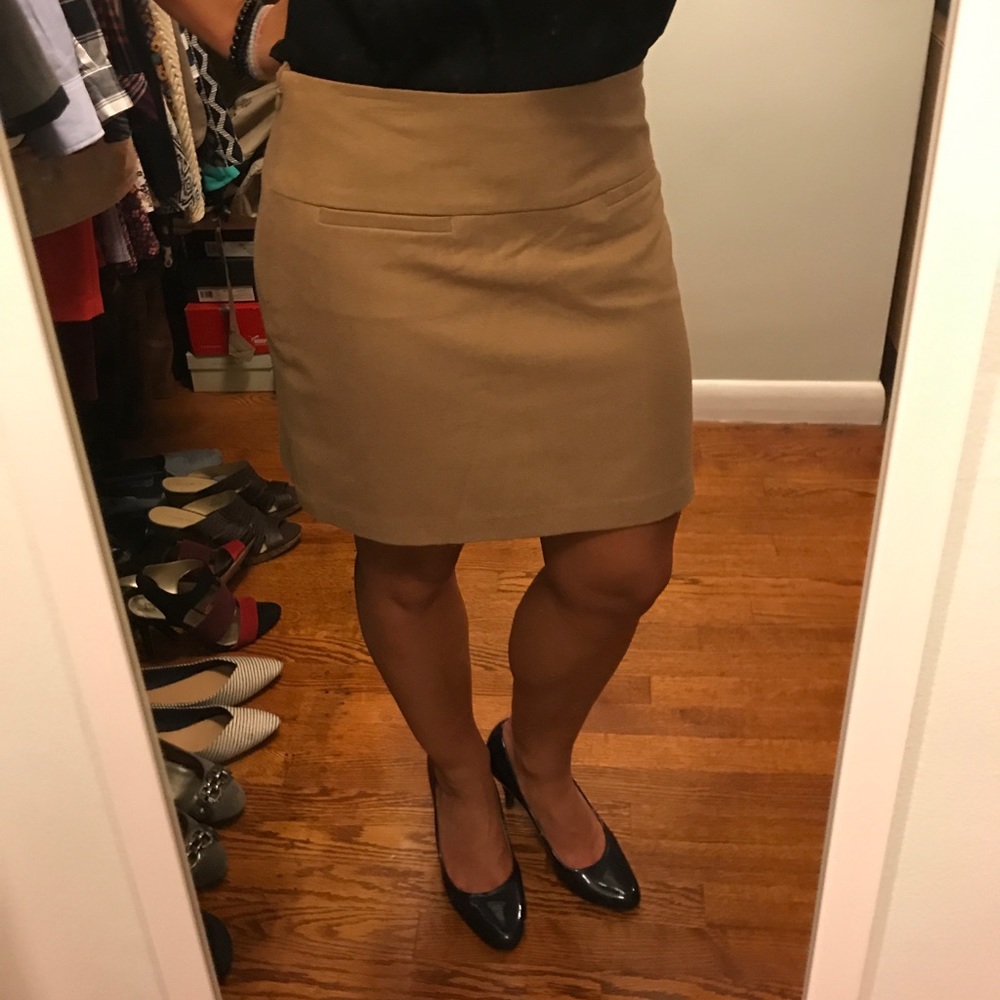 Gap lined skirt, size 8.