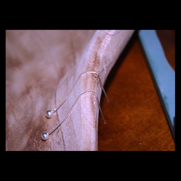 Simple silver Sterling thread earring