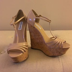 Nude patent cork wedges