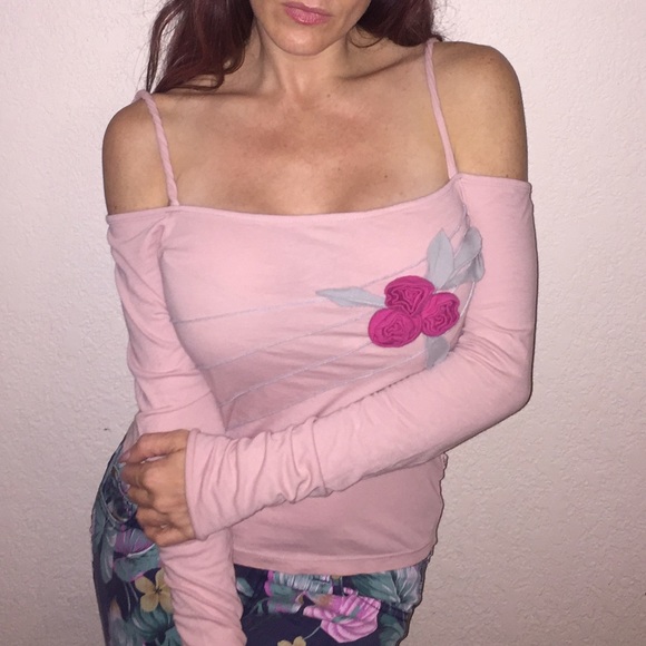 Off the shoulder pink rose Tee