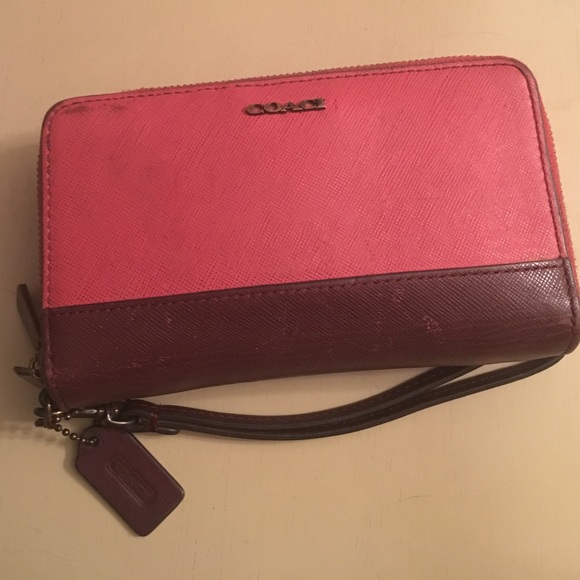 Coach Leather Double Zip Phone Wallet - Loganberry