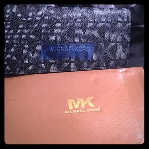 Micheal kors wallet nbw black classic mk logo