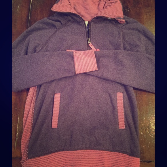 Ivivva Sweatshirt