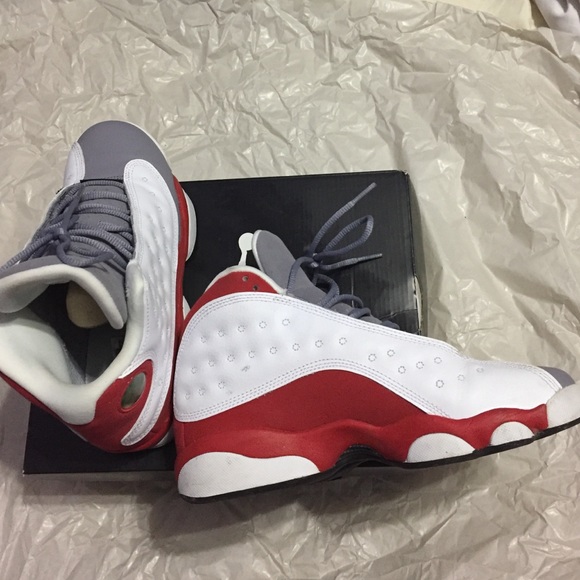 Air Jordan retro 13's - Picture 2 of 4