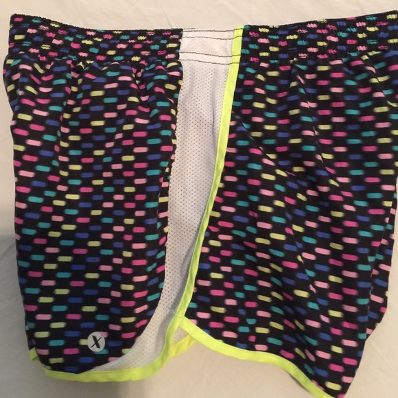 XERSION girls athletic shorts, blk/hip colors, EUC - Picture 4 of 4