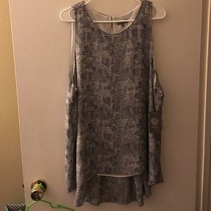 Black and White print sleeveless blouse