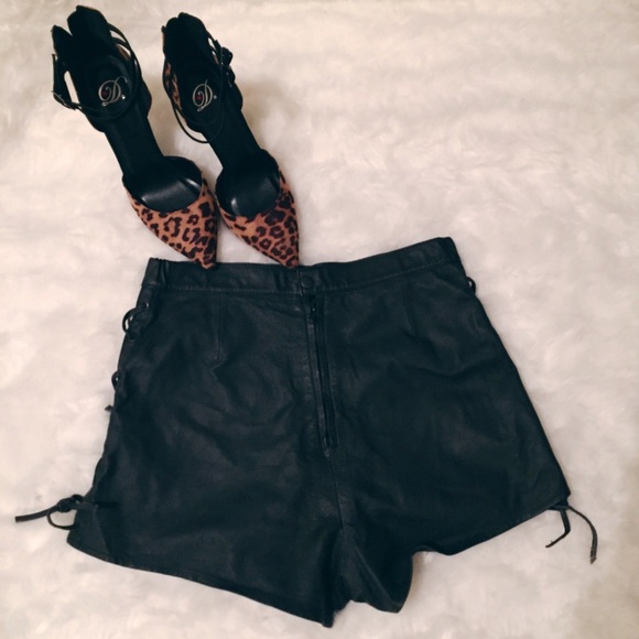 High waisted 100% leather shorts