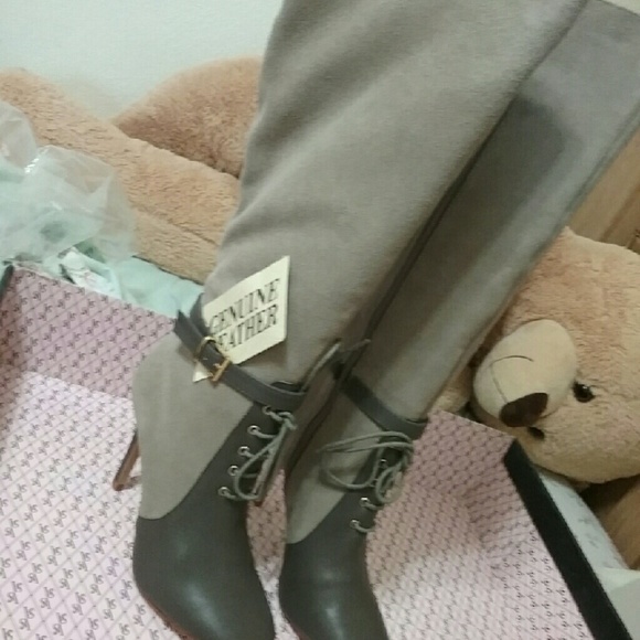 VS Knee High Boots - Picture 2 of 3