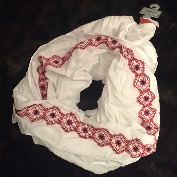 NWT! Beautiful embroidered infinity scarf
