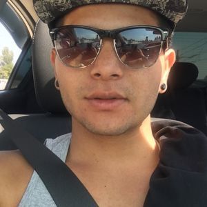 Meet your Posher, Carlos