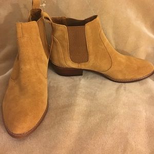 Gap Booties size 8
