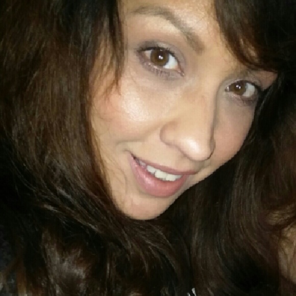 Meet your Posher, Jennifer - Picture 1 of 1