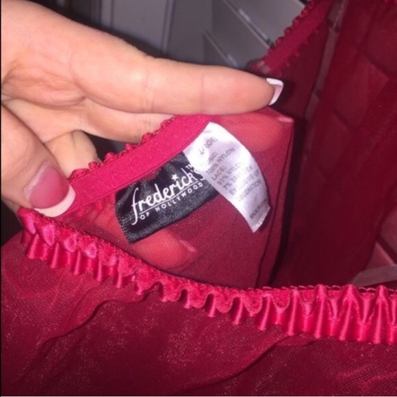 Lingerie - Picture 2 of 4