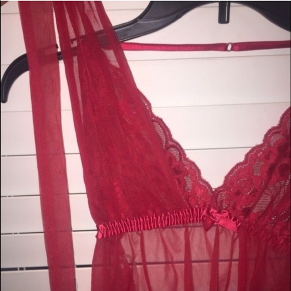 Lingerie - Picture 3 of 4