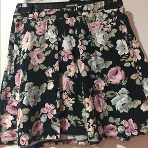 Floral mini skirt