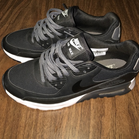 Nike Shoes - Women's Air Max 90 Ultra Essentials