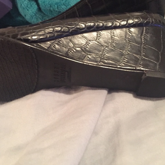 Stuart Weitzman - Picture 3 of 4