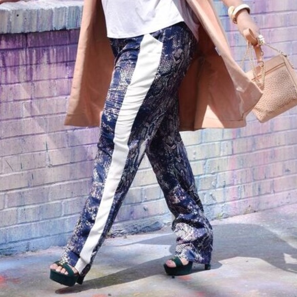 Purple & Blue Snakeskin Print Jogger Pants - Picture 2 of 4