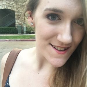 Meet your Posher, Angelica