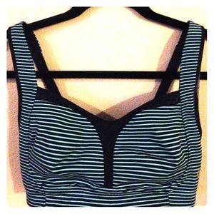 Lululemon Ta Ta Tamer 32DD