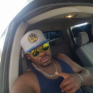 Meet your Posher, Larry