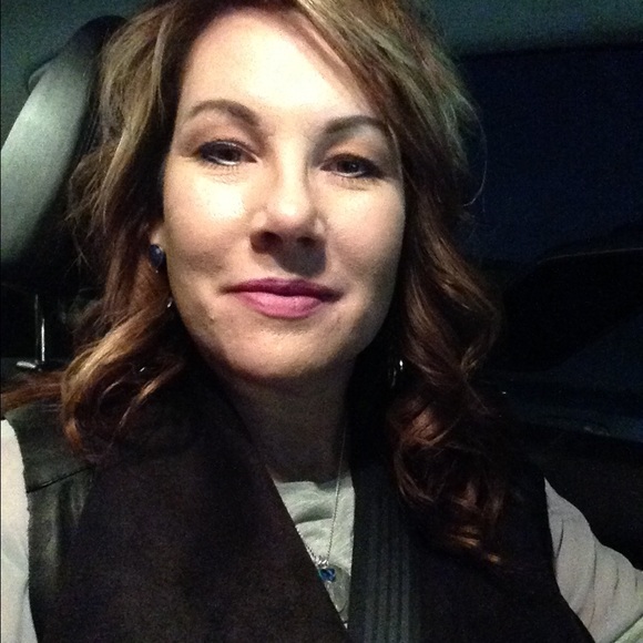 Meet your Posher, Nancy - Picture 1 of 1