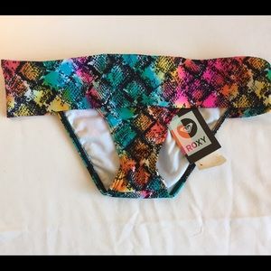 Roxy snake print bikini bottoms- size small