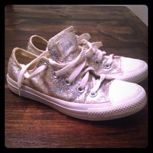 Converse sequin shoes 🦄