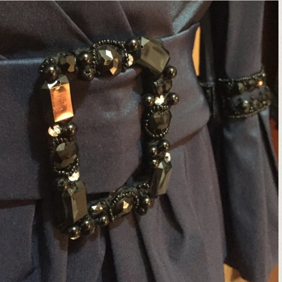 DONNA RICO bell sleeved top - Picture 2 of 4