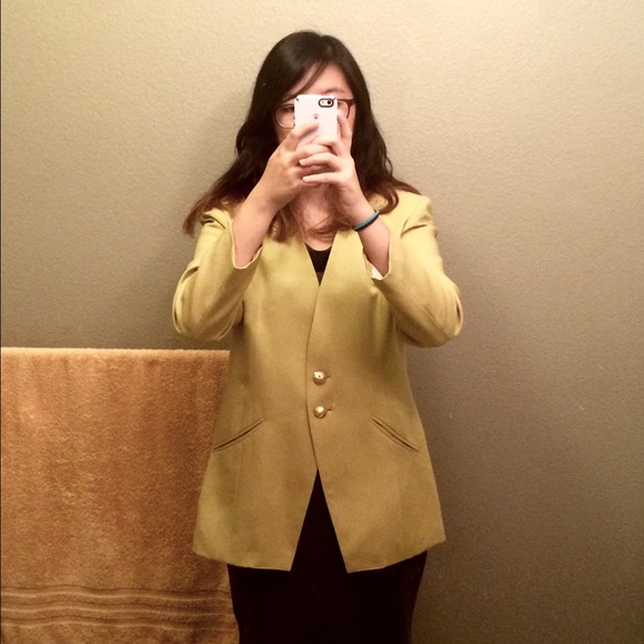 Yellow blazer