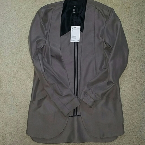 H&M Jackets & Blazers - Brand new H&M taupe blazer size 2.