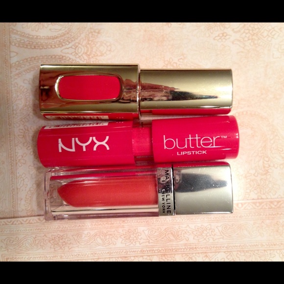 Coral lipstick and lipgloss