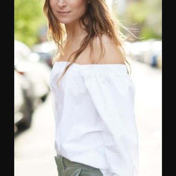 New! Sold out Banana Republic Off Shoulder Top - S