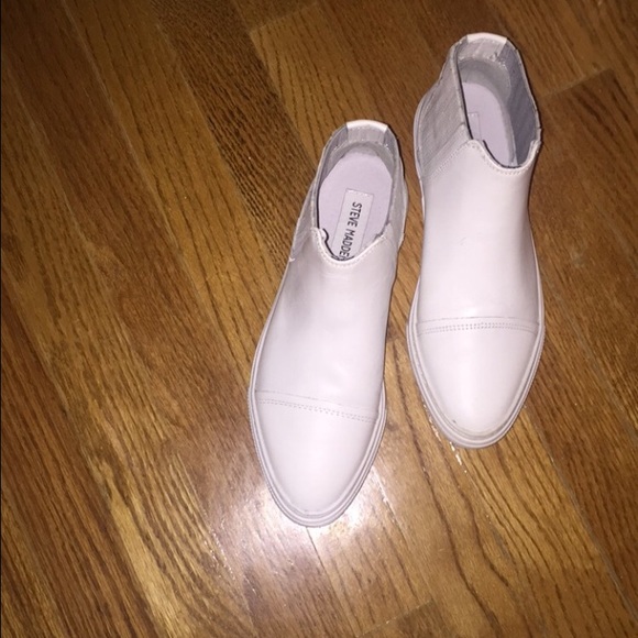 Steve Madden slip on sneaker