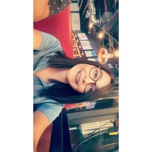 Meet your Posher, Sabrina