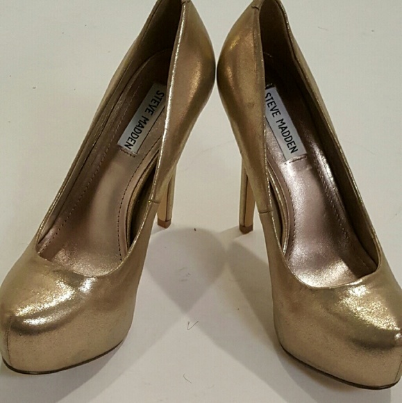 Steve Madden metallic gold heals
