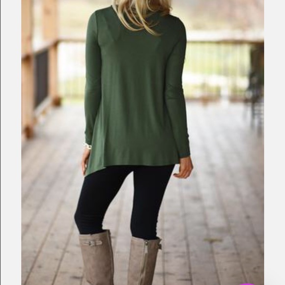 New Essential Side button Tunic - Picture 2 of 2