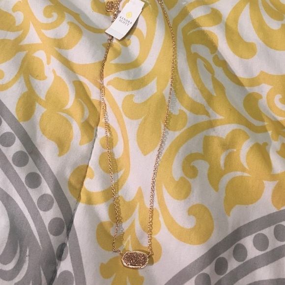 Kendra Scott necklace