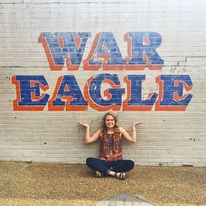 Meet your Posher, Laura