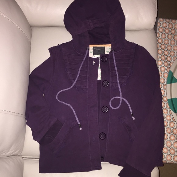 Ruffle trim button hooded light jacket