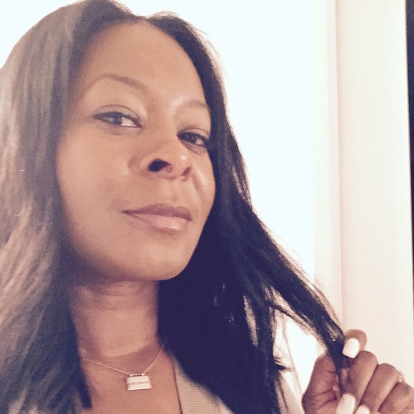 Meet your Posher, Dionne - Picture 2 of 3