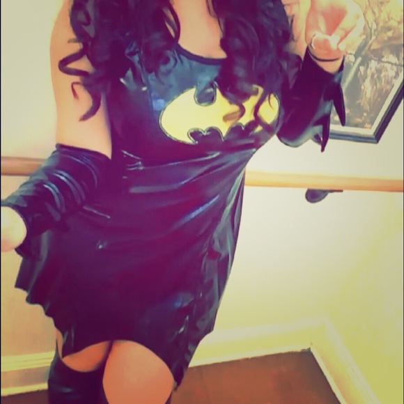 Batman/ batwoman costume for 🎃 halloween - Picture 1 of 2