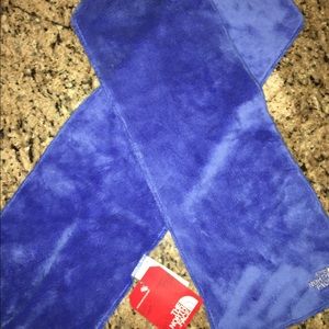 ⚡️FLASH SALE⚡️North Face Denali Fleece Scarf ❄️