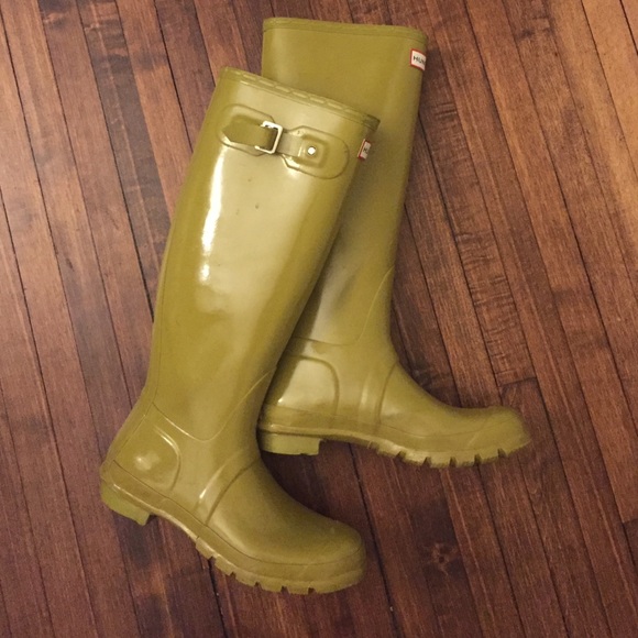 Hunter glossy rain boots