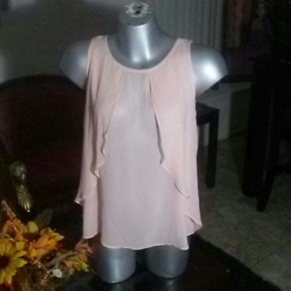 Peach top with ruffles on the sides - Picture 1 of 2