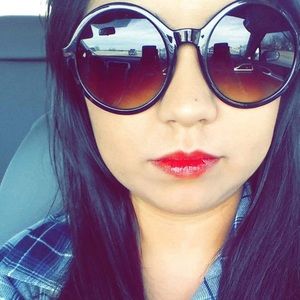 Meet your Posher, Roni