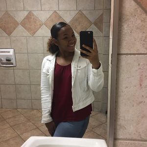 Meet your Posher, Danielle